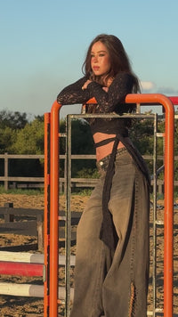 Stories de Calça Jeans Alfinetes Marrom