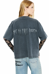 Camiseta Not My First Rodeo