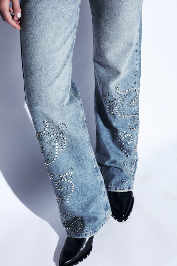 Calça Jeans Tachas