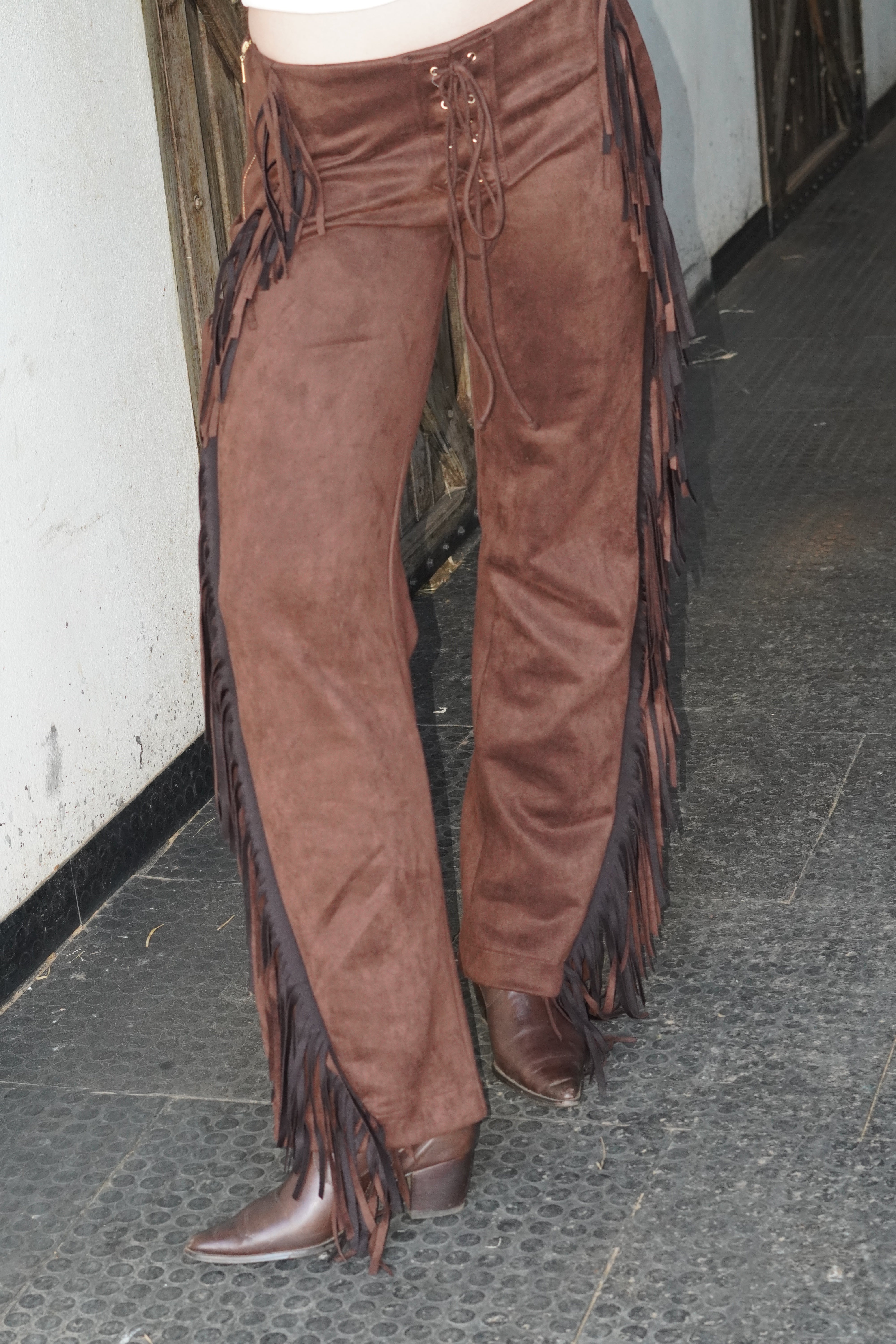 PRÉ-VENDA Calça Suede Franjas